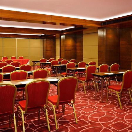Four Points By Sheraton Ahmedabad Exterior photo