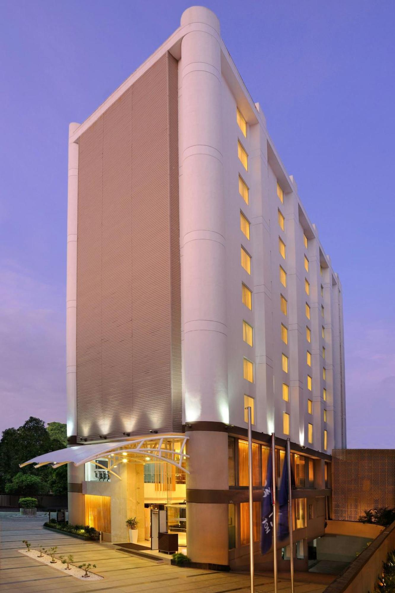 Four Points By Sheraton Ahmedabad Exterior photo