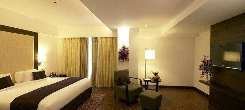 Four Points By Sheraton Ahmedabad Exterior photo